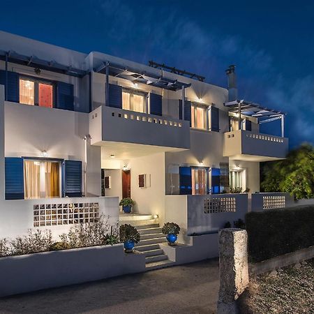 Angelica'S Deluxe Rooms In Adamas Exterior photo
