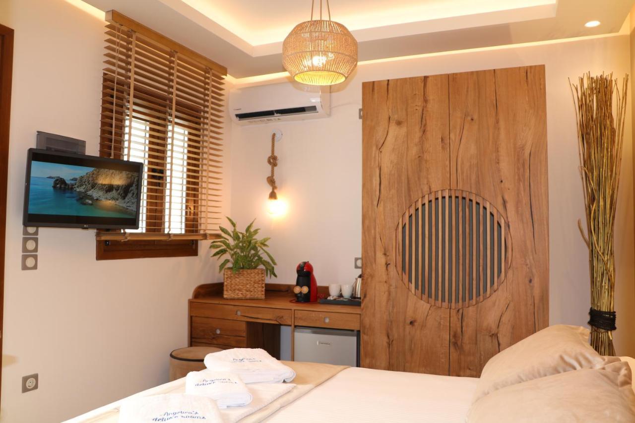 Angelica'S Deluxe Rooms In Adamas Exterior photo